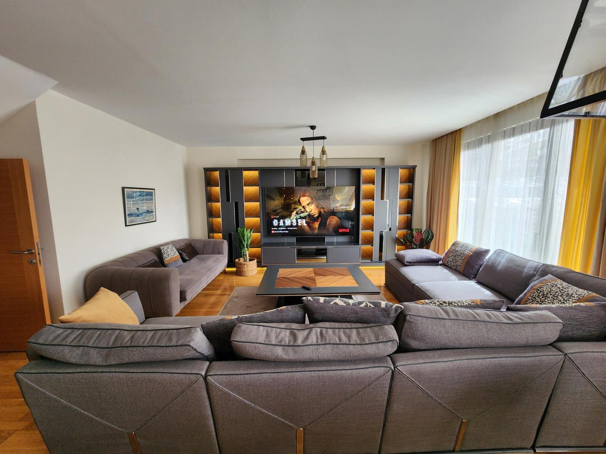 Appartement Taksim Perfect Residence, 3 Bedrooms, 140 M2, Pool Gym Sauna Access Istanboel