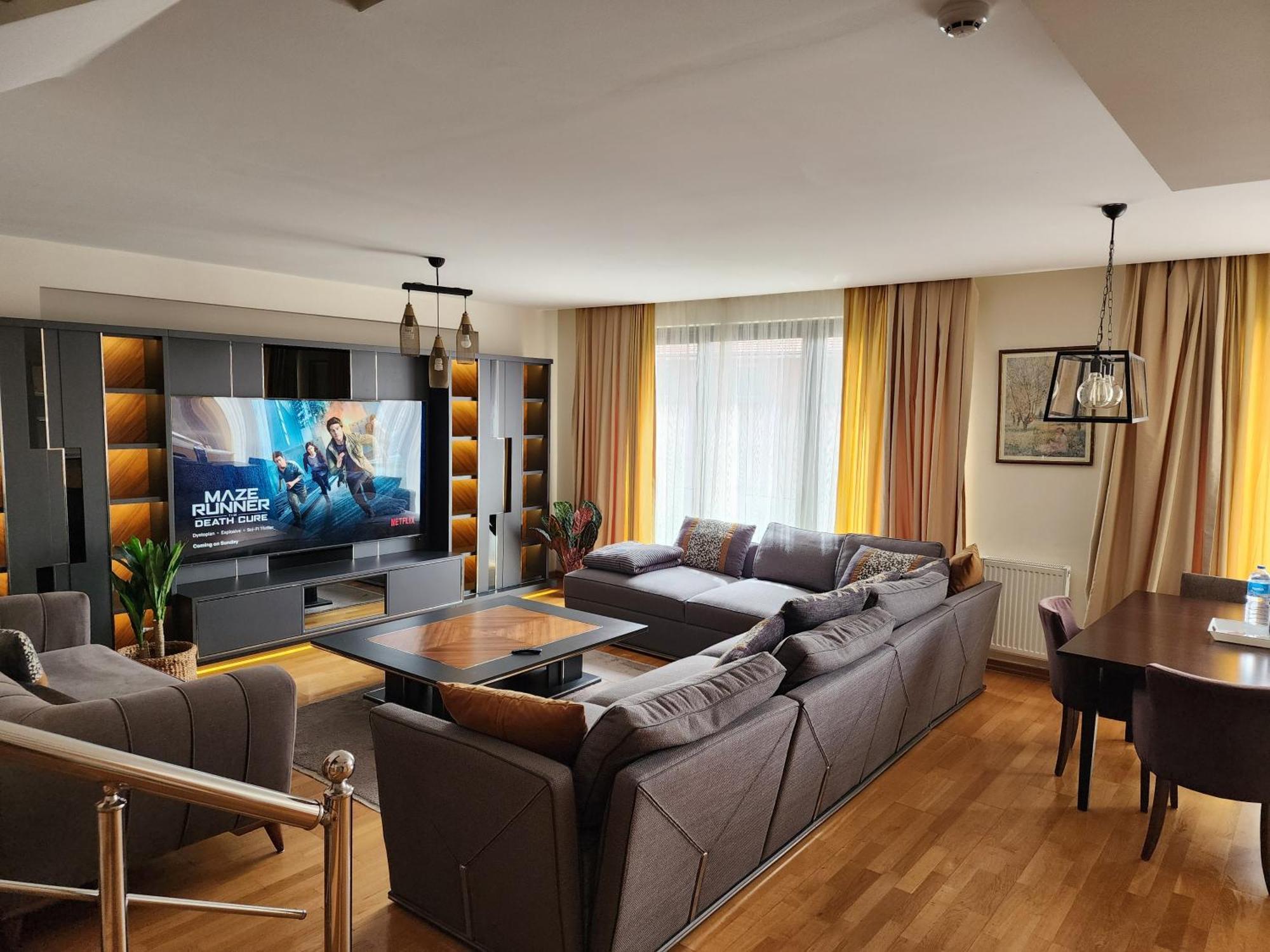 Taksim Perfect Residence, 3 Bedrooms, 140 M2, Pool Gym Sauna Access Appartement Istanboel