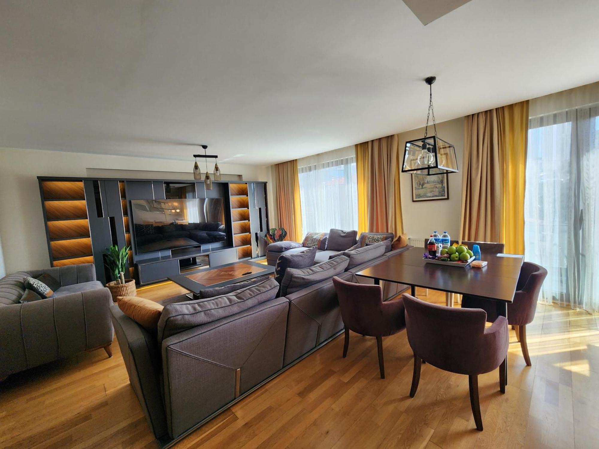 Taksim Perfect Residence, 3 Bedrooms, 140 M2, Pool Gym Sauna Access Appartement Istanboel