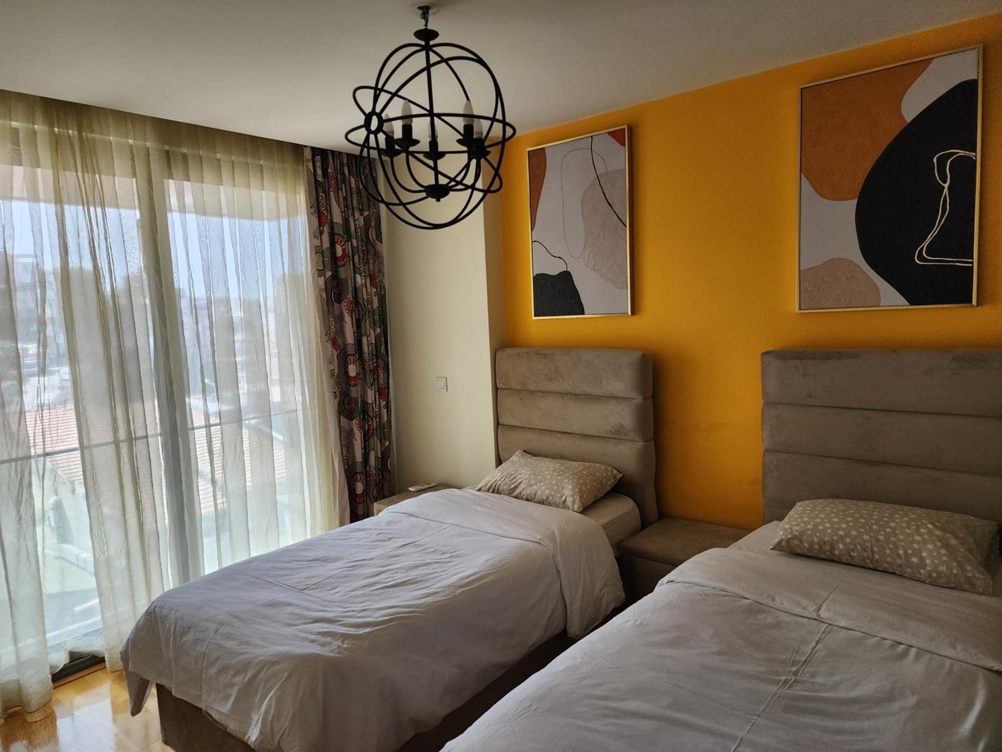 Taksim Perfect Residence, 3 Bedrooms, 140 M2, Pool Gym Sauna Access Appartement Istanboel