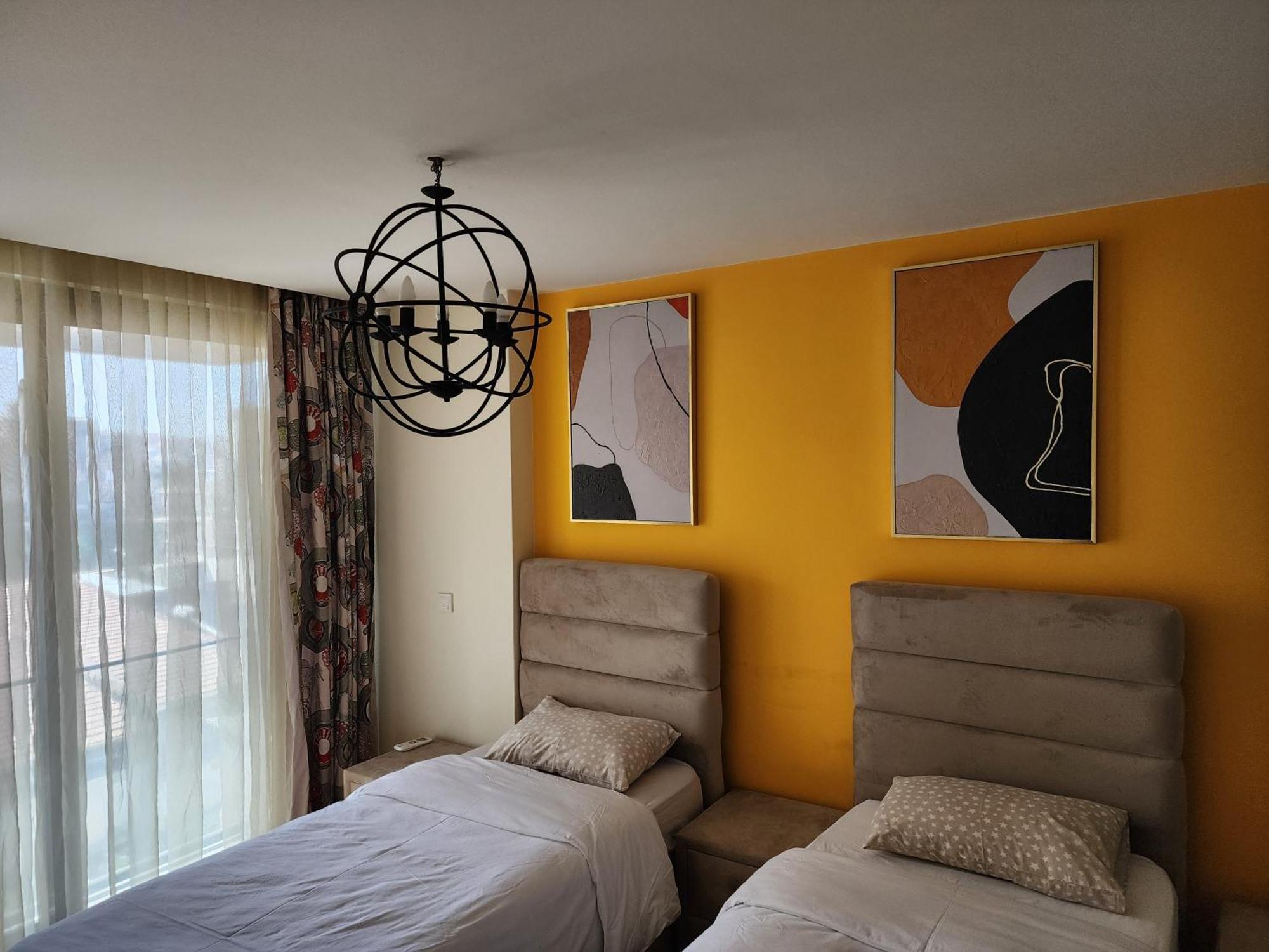 Taksim Perfect Residence, 3 Bedrooms, 140 M2, Pool Gym Sauna Access Appartement Istanboel