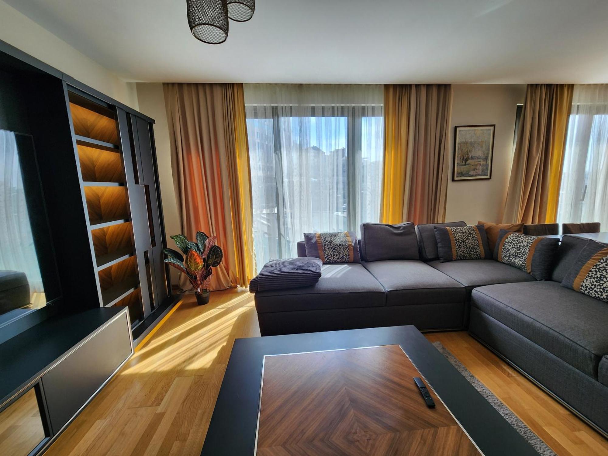 Taksim Perfect Residence, 3 Bedrooms, 140 M2, Pool Gym Sauna Access Appartement