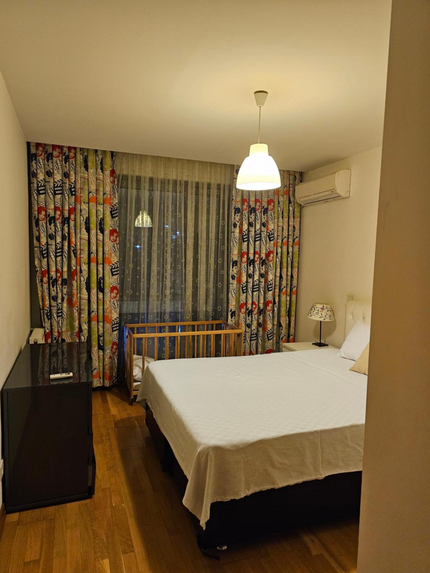 Taksim Perfect Residence, 3 Bedrooms, 140 M2, Pool Gym Sauna Access Istanboel